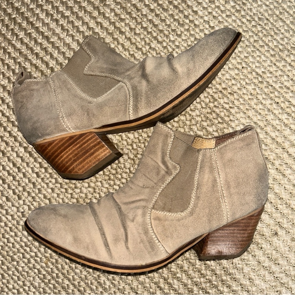Stylish Tan Ankle Boots for Women